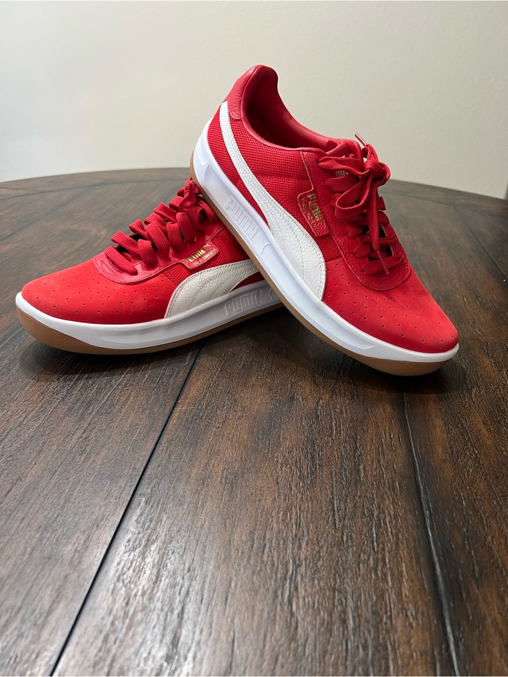 PUMA California Red Casual Low Top Gum Button Sneaker New Without Box Size 10